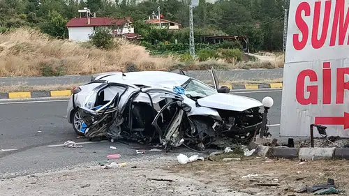 Kastamonu'da otomobil menfeze çarptı! 2 kişi öldü, 4 kişi yaralandı