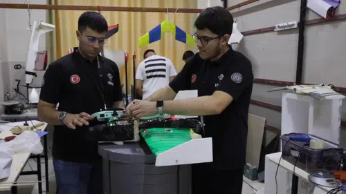 Liseliler İHA'larıyla TEKNOFEST'te ikinci şampiyonluğu hedefliyor