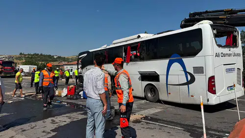 Kayseri'de devrilen yolcu otobüsündeki 1 kişi öldü, 22 kişi yaralandı