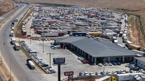 Cilvegözü Sınır Kapısı'nda inşası tamamlanan tır parkı hizmete alındı