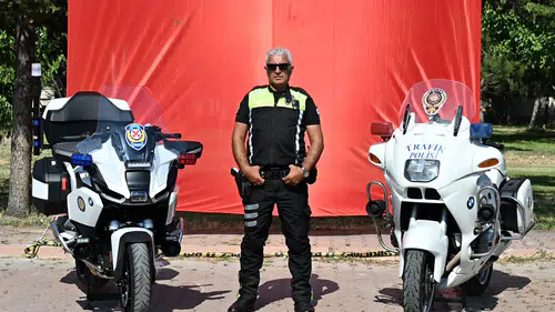 25 yıllık tecrübeli trafik polisi, yeni motosikletine kavuştu!