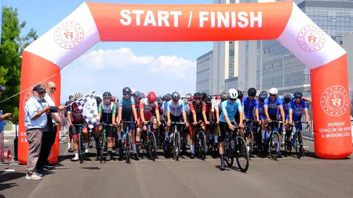431 sporcu, 13 kategoride 3 etapta birincilik için yarışıyor