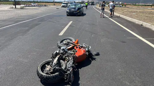 Otomobille çarpışan motosikletin sürücüsü kurtarılamadı!