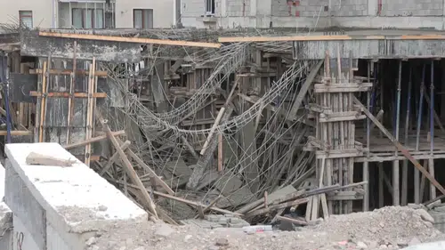 Erzurum'da inşaattaki çökmede 2 işçi yaralandı