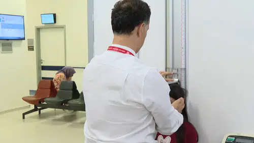 Okul çağındaki çocukları için boy-kilo takibi ve beslenme uyarısı