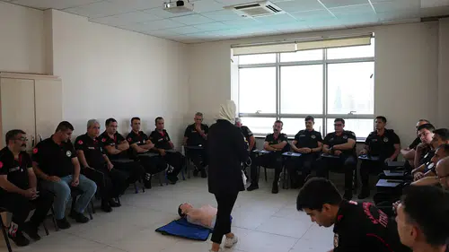 Kahramanmaraş’ta itfaiye personelinin ilk yardım eğitimi