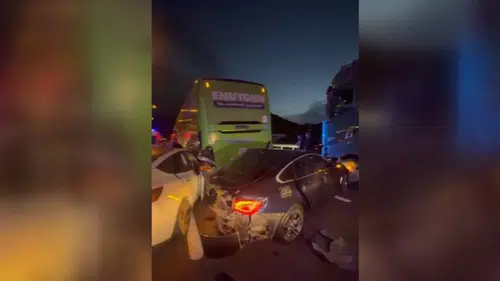 İstanbul-İzmir Otoyolu'nda zincirleme kazada 11 kişi yaralandı