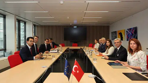 Bakan Bolat, Türkiye'nin Avrupa sanayisi ve tedarik zincirindeki rolünü vurguladı