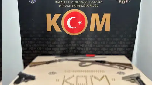 Silahlı içerik ve suç örgütlerini övücü paylaşımlar yapan 3 kişi tutuklandı