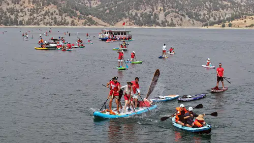 Kahramanmaraş’ta Ali Kayası’nın ihtişamı su sporları ile birleşti