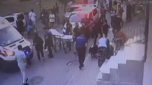 Küçükçekmece'de silahlı kavga!