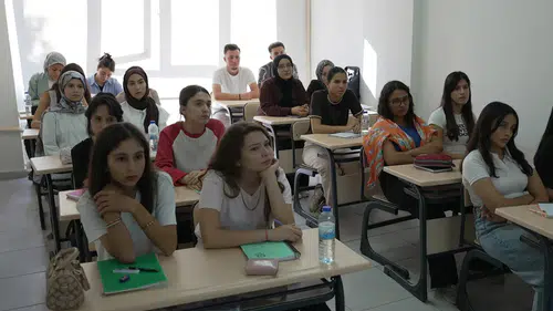 Büyükşehir, Pusula Maraş Eğitim Merkezi’yle gençlerin yanında