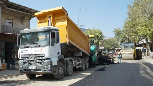 Kahramanmaraş’ın ilçelerinde yollar yenileniyor, ulaşım güçleniyor