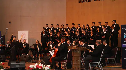 Kahramanmaraş’ta 66 kişilik Maarif Orkestrası sahne aldı