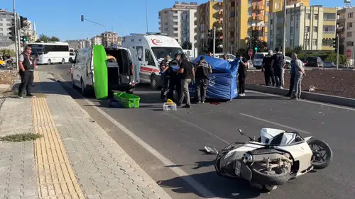 Otomobille çarpışan motosikletin sürücüsü hayatını kaybetti