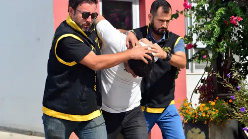 Polise el bombasıyla direnen firari hükümlüye patlayıcıyı temin eden kişi yakalandı