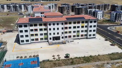 Depremden etkilenen Diyarbakır'da 96 derslikli 3 okul ilk öğrencilerini bekliyor