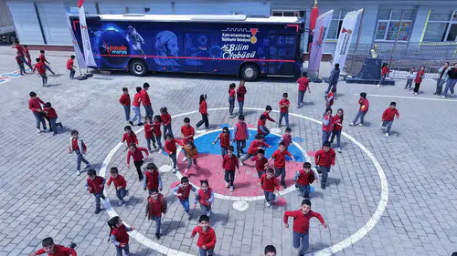 Pusula Maraş’ın bilim otobüsü yeni eğitim döneminde de yollarda