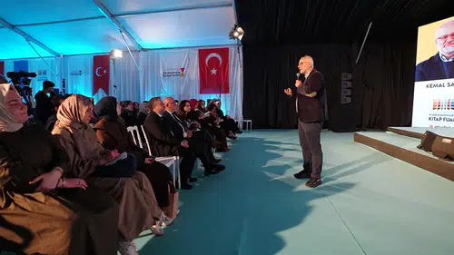 Yazar Kemal Sayar, Kahramanmaraş Kitap Fuarı’nda konuştu