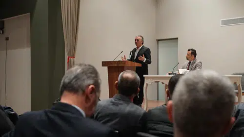 Yalnız Ardıç Söyleşileri’nde Fethi Gemuhluoğlu konuşuldu