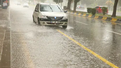 Antalya, Denizli ve Muğla çevreleri için şiddetli yağış uyarısı