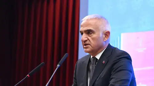 Ersoy, İbradı Ali Haydar Ersoy Gençlik Merkezi'nin açılışında konuştu