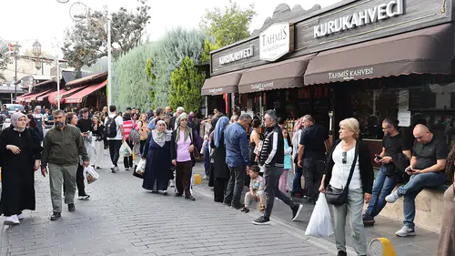 Gaziantep'te 391 yıllık kahvehanede menengiç kahvesi kuyruğu