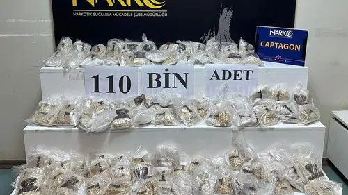 Otomobilde 110 bin uyuşturucu hap ele geçirildi