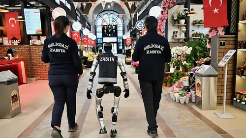 İnsansı robot MEGA, esnaf denetimleri için görev başında