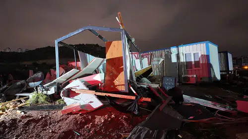 Antalya'da hortum nedeniyle 4 işçi öldü, 1 işçi yaralandı