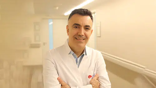 Ortopedi uzmanları, canlı yayında 1 günde 3 ameliyat yapacak