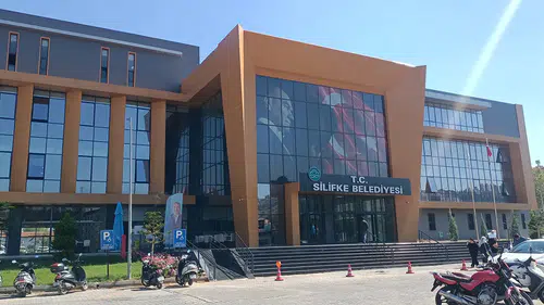 Silifke Belediyesine yönelik operasyonda 7 şüpheli gözaltına alındı