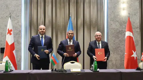 Şuşa’da üçlü savunma zirvesi ! Türkiye, Azerbaycan ve Gürcistan’dan ortak bildiri