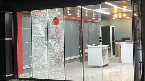 Kayseri'de bir iş yeri kurşunlandı! Şüpheliler aranıyor