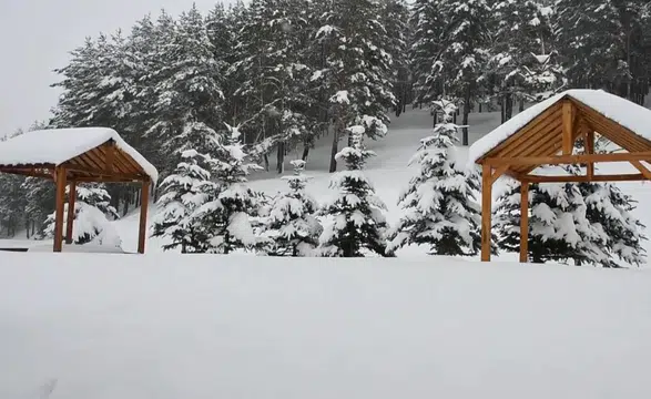Baharda nisan sürprizi! Yüksek kesimler yeniden beyaza büründü