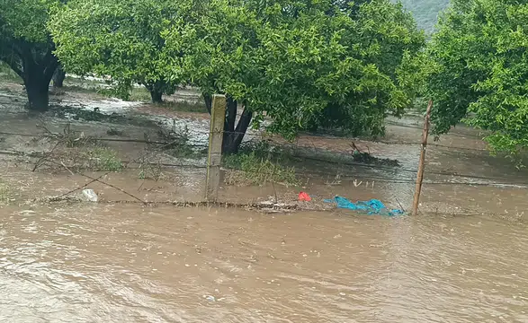 Kozan’da sağanak ve dolu hayatı felç etti
