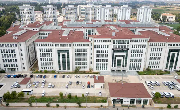 40 kişinin hayatını kaybettiği binanın firari müteahhidinin iade işlemleri başlatıldı