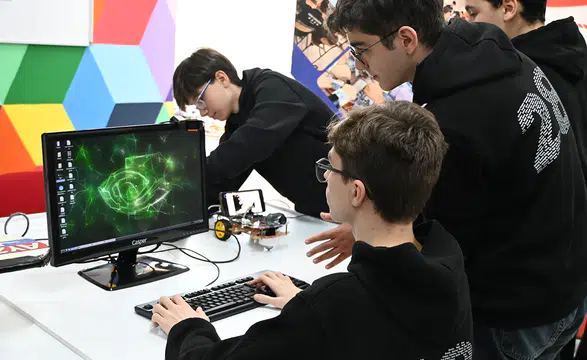 Yapay zekayla 5 bin öğrenci proje üretmeye başladı