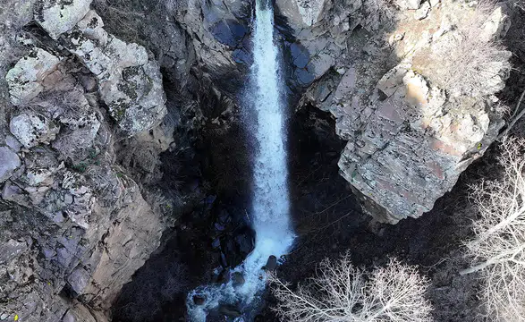 Erciyes Dağı eteklerindeki şelale, 10 yıl sonra yeniden çağlamaya başladı