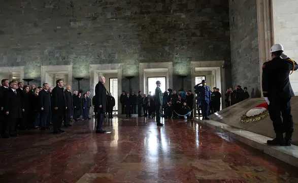 Devlet erkanı, Anıtkabir'de Ata’nın huzurunda