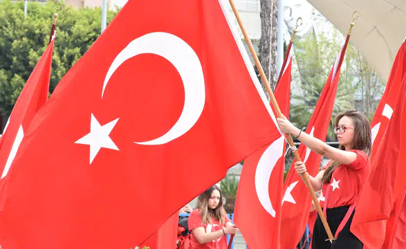 Antalya ve çevre illerde Ulusal Egemenlik ve Çocuk Bayramı buruk kutlandı