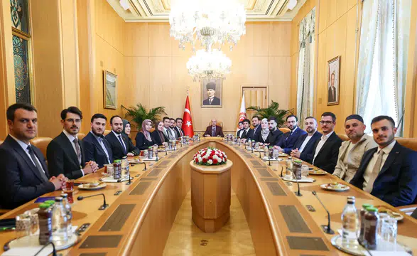 Kurtulmuş, genç sivil toplum kuruluşu temsilcilerini kabul etti