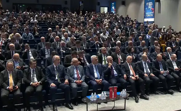 Ticarette Türkiye Yüzyılı Zirvesi sektör paydaşlarını bir araya getirdi
