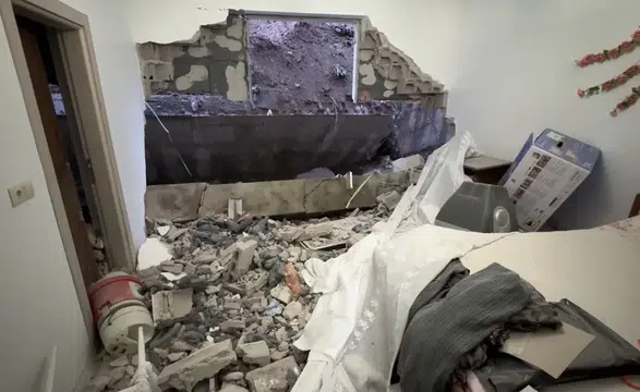İstinat duvarı çökünce binadakiler tahliye edildi