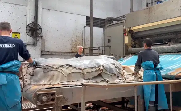 Doğru yüzülen kurban derisi ekonomiye katkı sağlıyor