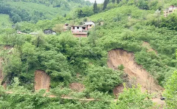 Heyelan nedeniyle 33 ev tedbir amacıyla boşaltıldı