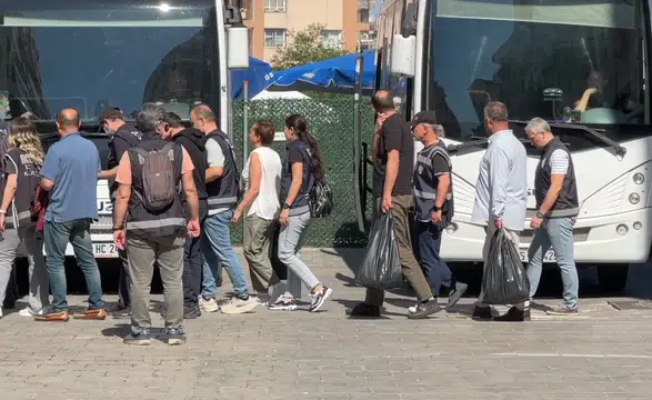 Ege Üniversitesi'nde ihalelerde usulsüzlük soruşturmasında 41 şüpheli adliyede
