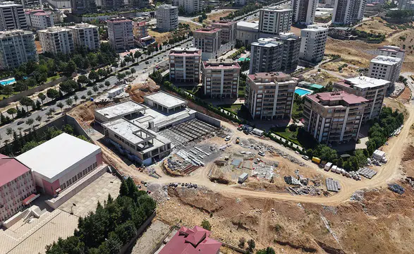 Kahramanmaraş’ın 370 milyonluk Gençlik Merkezi hızla yükseliyor