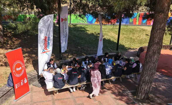 Pusula Maraş, gençleri kuş evi boyama atölyesinde buluşturdu