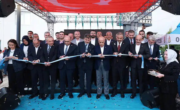 Kale Gençlik Merkezi düzenlenen törenin ardından hizmete açıldı